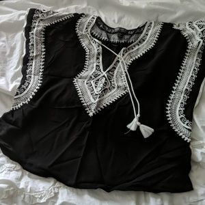 Forever 21 Black and White Designed kimono top